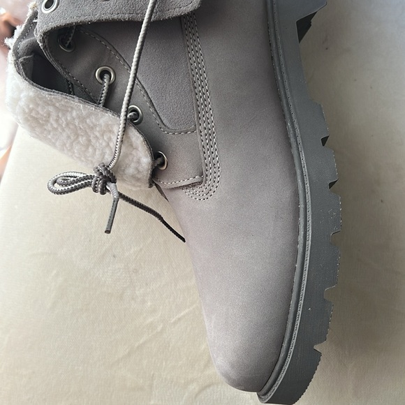 Timberland Suede Boots - Picture 16 of 17